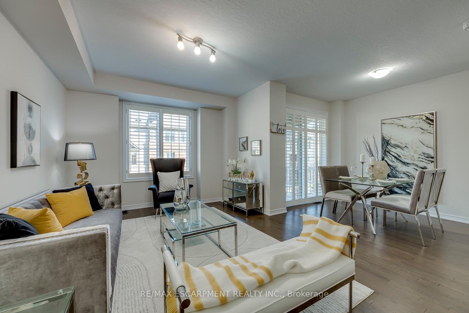 Photo 23 of 393 Grantham Common, Oakville, Joshua Meadows — HOMEH