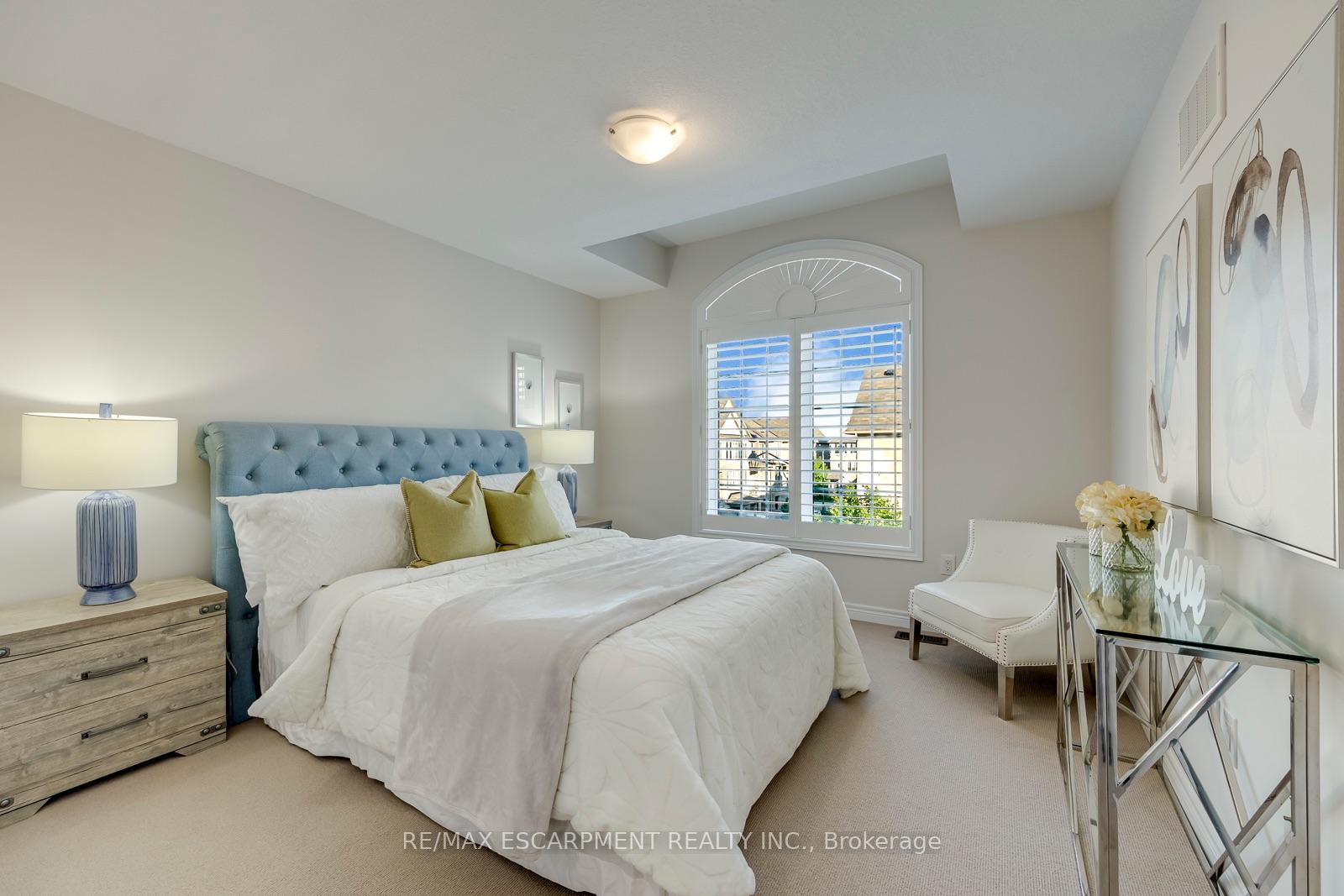 Photo 32 of 393 Grantham Common, Oakville, Joshua Meadows — HOMEH