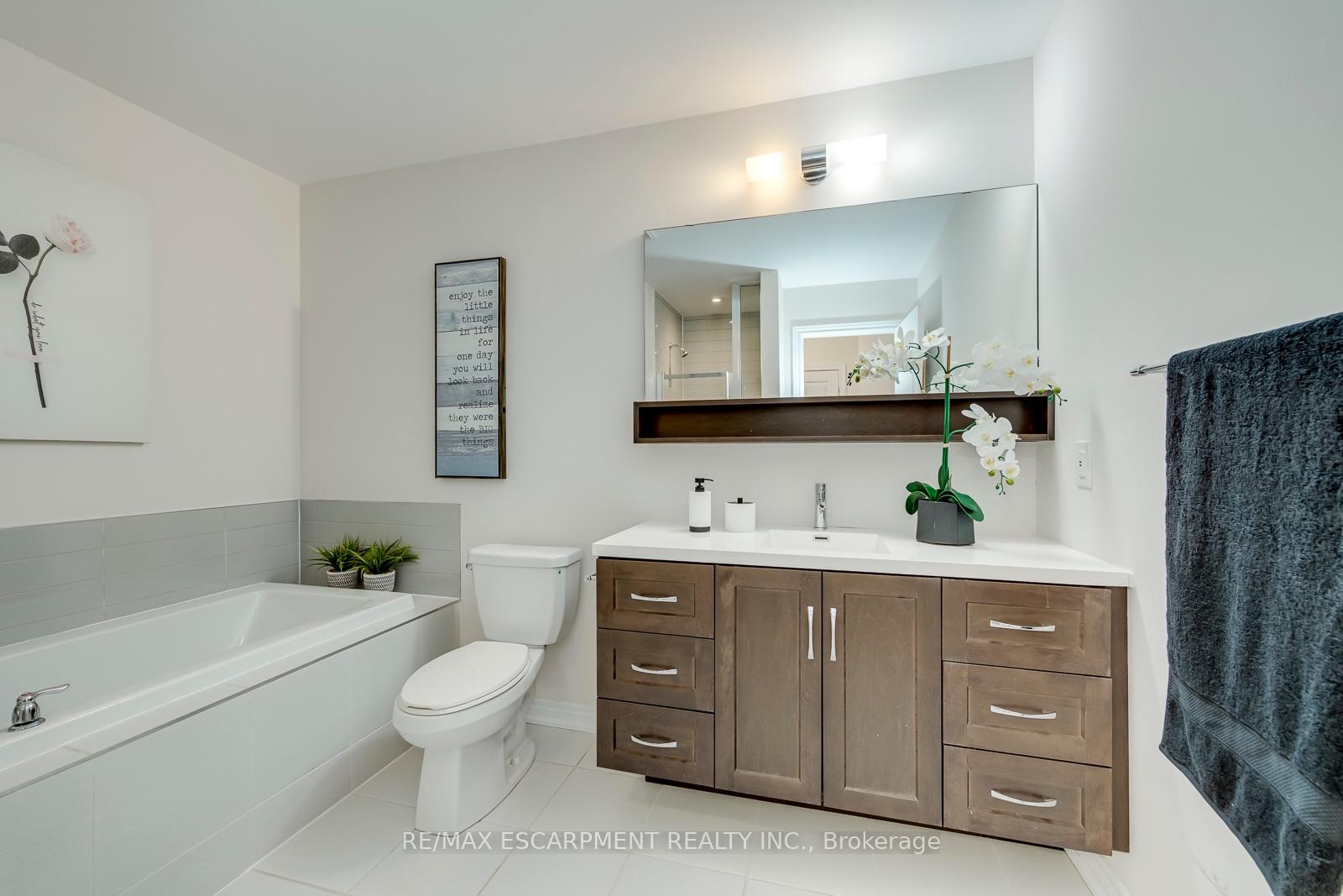 Photo 39 of 393 Grantham Common, Oakville, Joshua Meadows — HOMEH