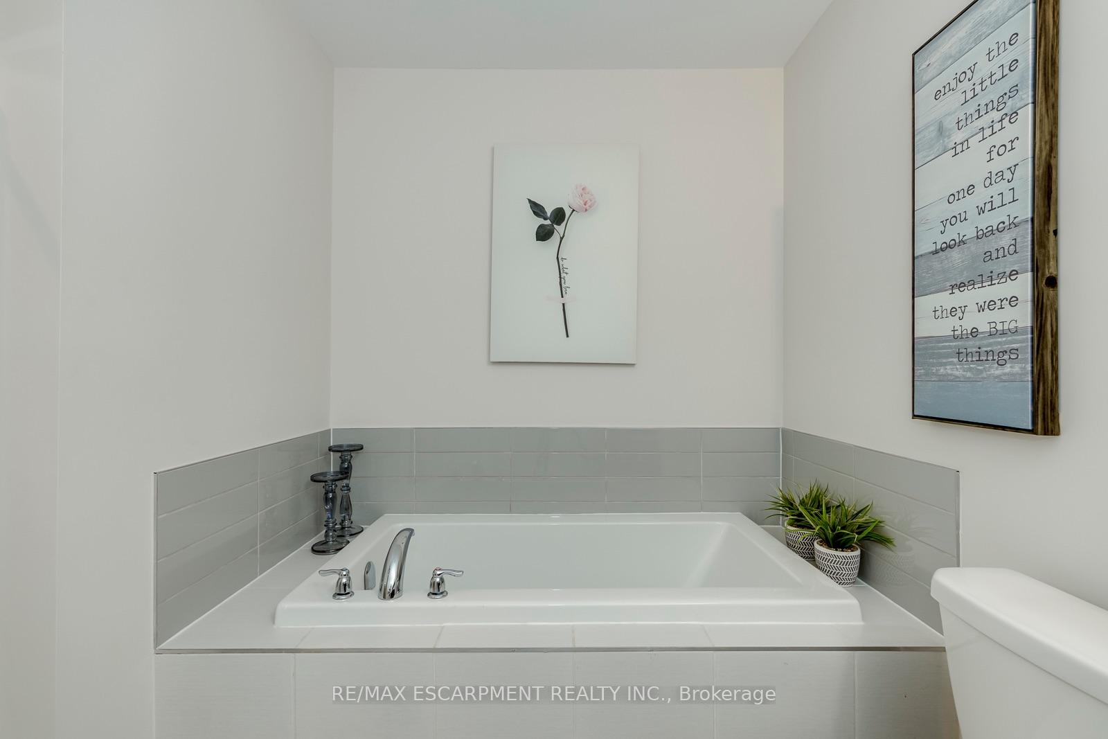 Photo 41 of 393 Grantham Common, Oakville, Joshua Meadows — HOMEH