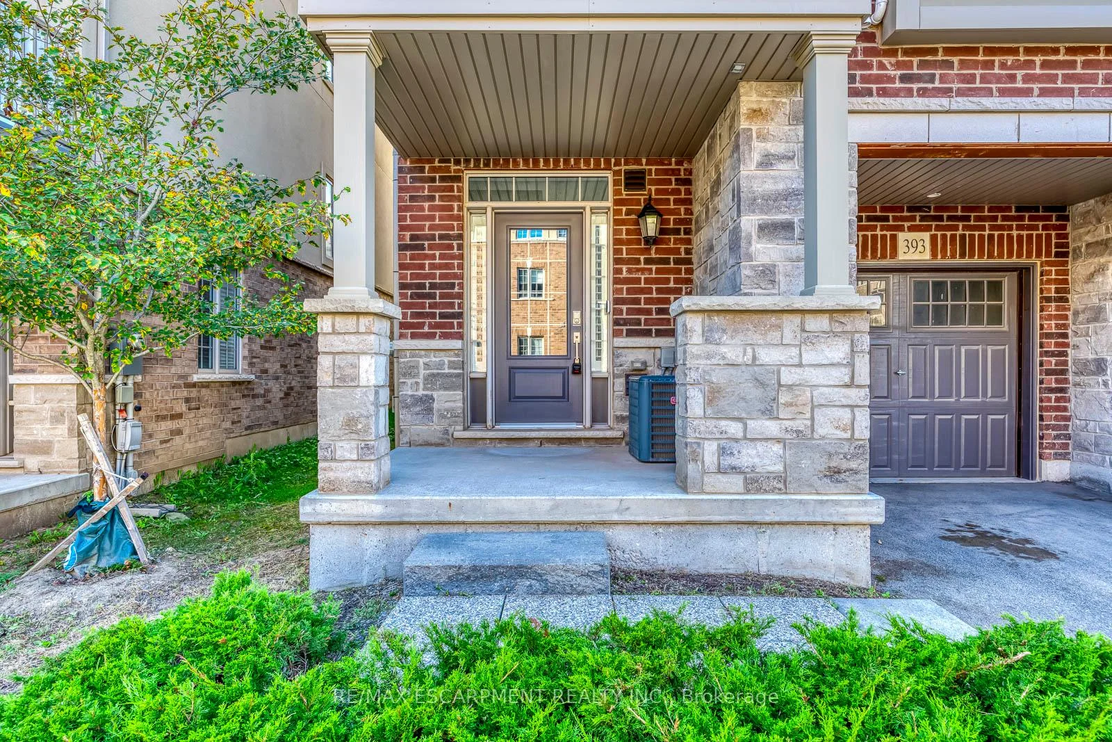 Photo 5 of 393 Grantham Common, Oakville, Joshua Meadows — HOMEH