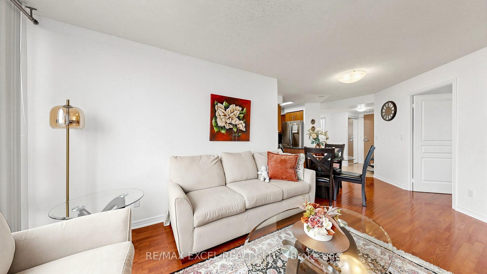 Photo 10 of Unit 1603, 509 Beecroft Road, North York, Willowdale West — HOMEH