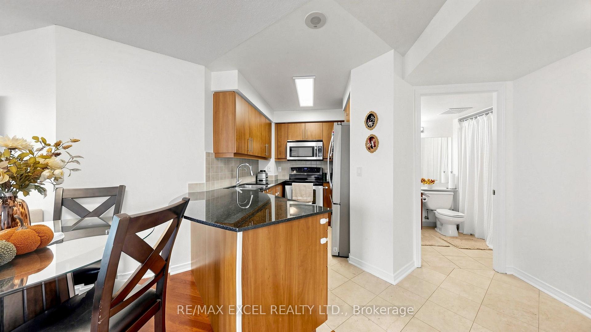 Photo 13 of Unit 1603, 509 Beecroft Road, North York, Willowdale West — HOMEH