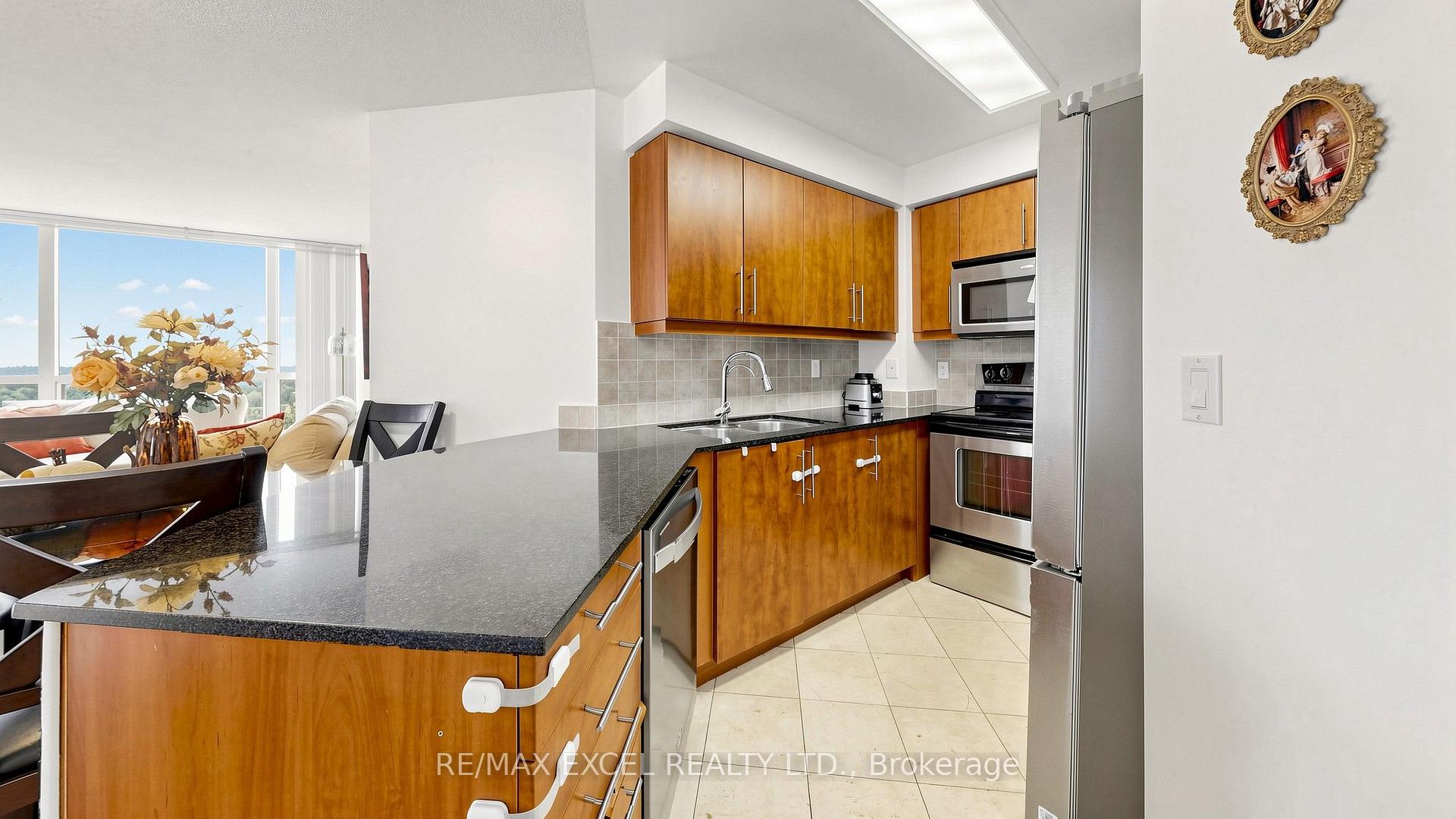 Photo 14 of Unit 1603, 509 Beecroft Road, North York, Willowdale West — HOMEH