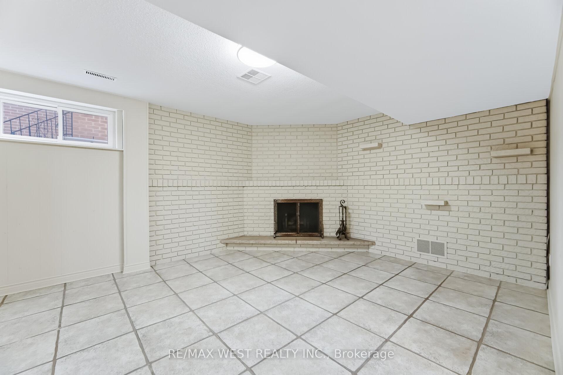 Photo 22 of 6 Disan Court, Etobicoke, Thistletown-Beaumonde Heights — HOMEH