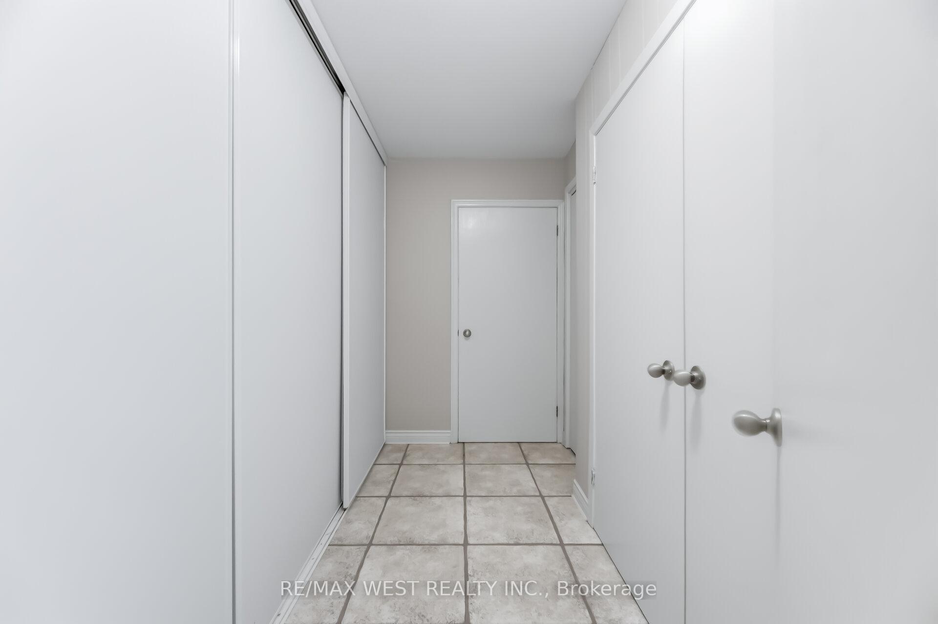 Photo 26 of 6 Disan Court, Etobicoke, Thistletown-Beaumonde Heights — HOMEH
