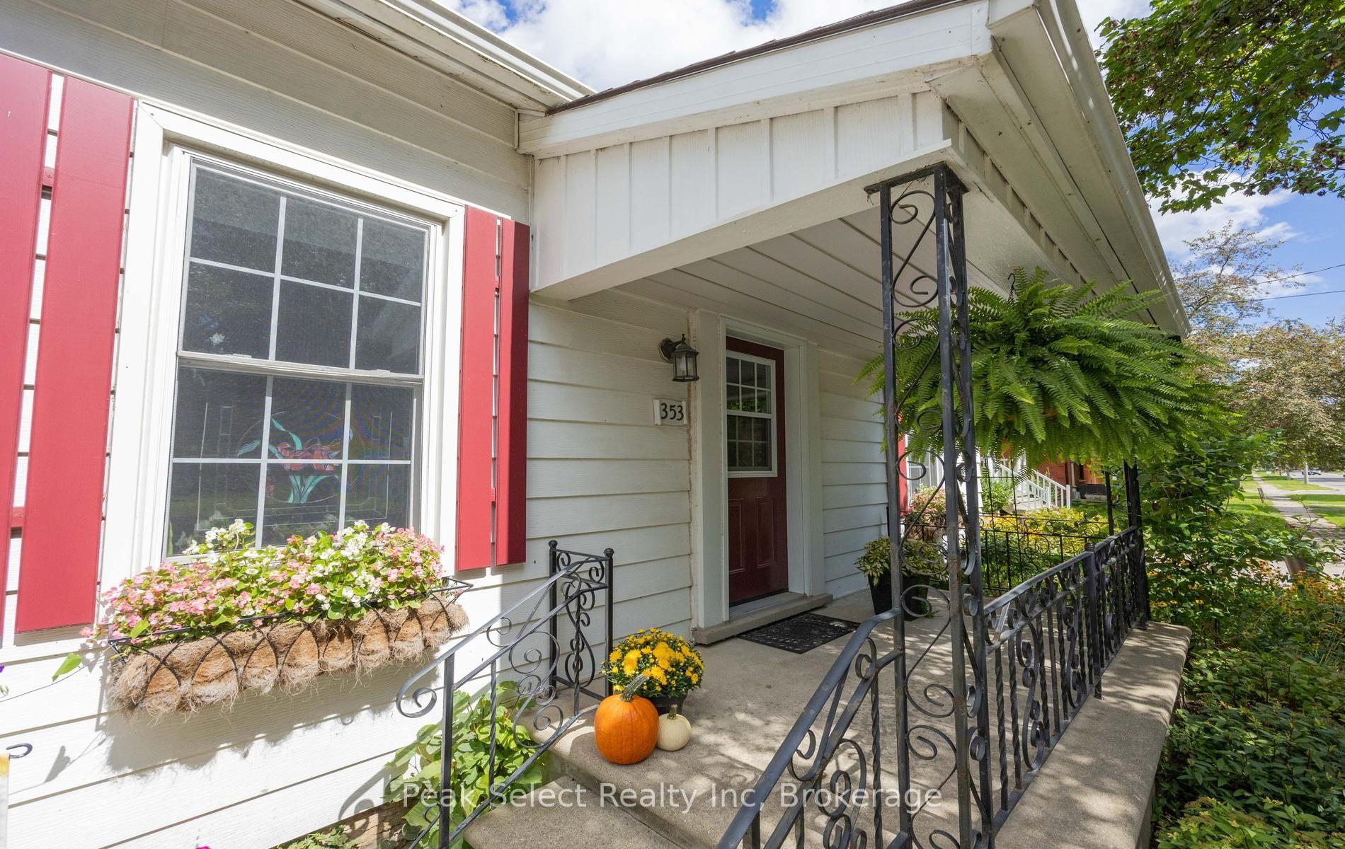 Photo 3 of 353 Queen Street E, St. Marys — HOMEH