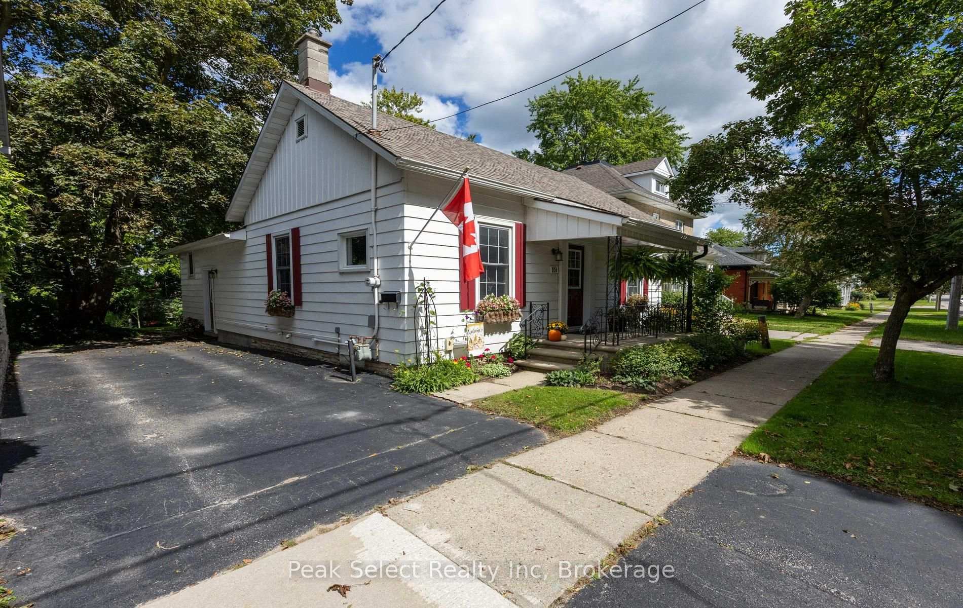 Photo 5 of 353 Queen Street E, St. Marys — HOMEH