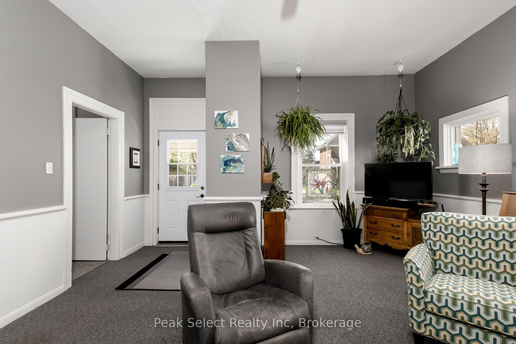 Photo 9 of 353 Queen Street E, St. Marys — HOMEH