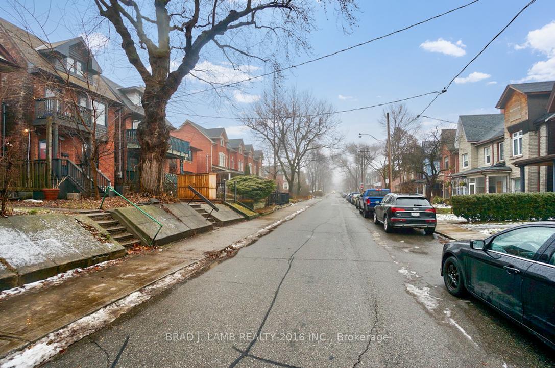 Photo 3 of Unit 3, 731 Indian Road, Toronto, High Park North — HOMEH