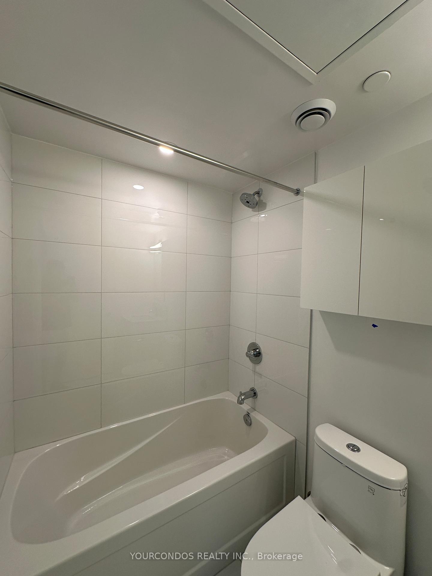 Photo 8 of Unit 1728, 230 Simcoe Street, Toronto, Kensington-Chinatown — HOMEH