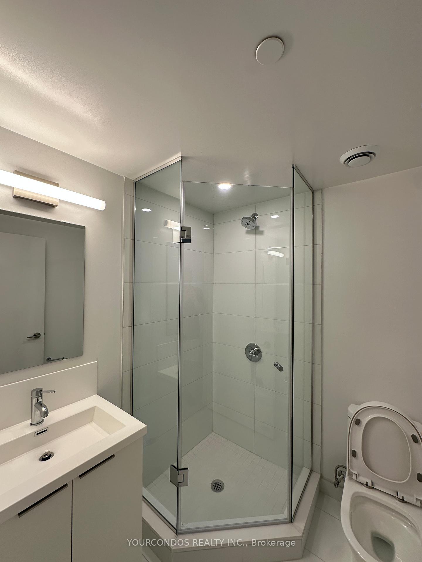 Photo 10 of Unit 1728, 230 Simcoe Street, Toronto, Kensington-Chinatown — HOMEH