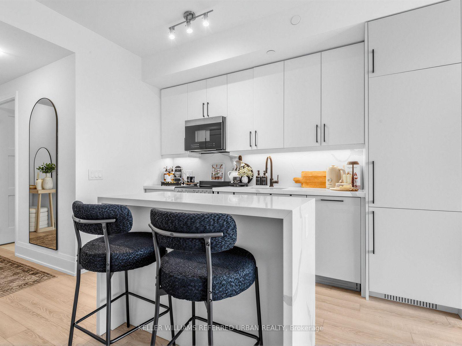 Photo 4 of Unit 440, 2075 King Road, King, King City — HOMEH
