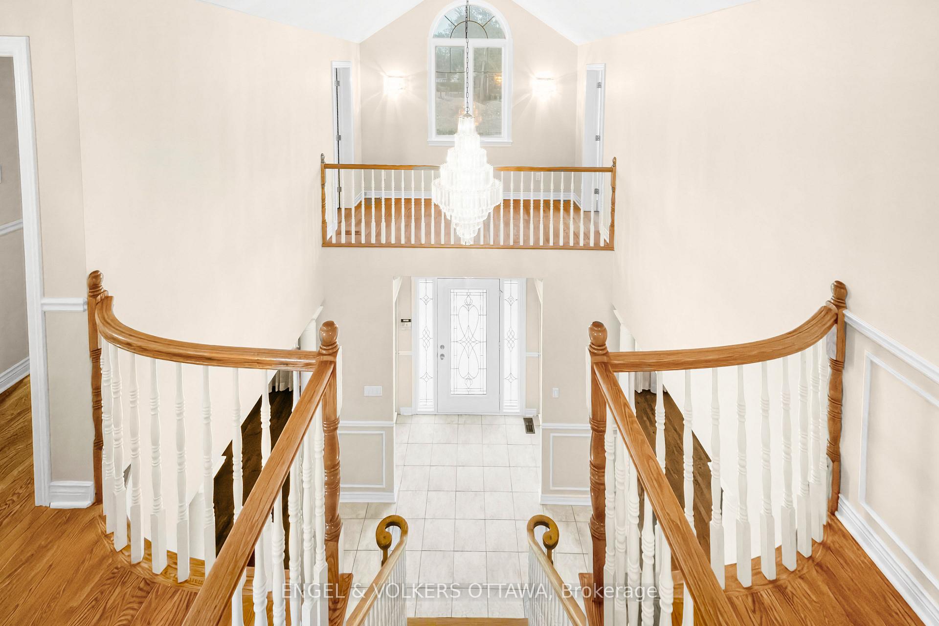 Photo 3 of 5 Cassone Court, Ottawa, Pineglen — HOMEH