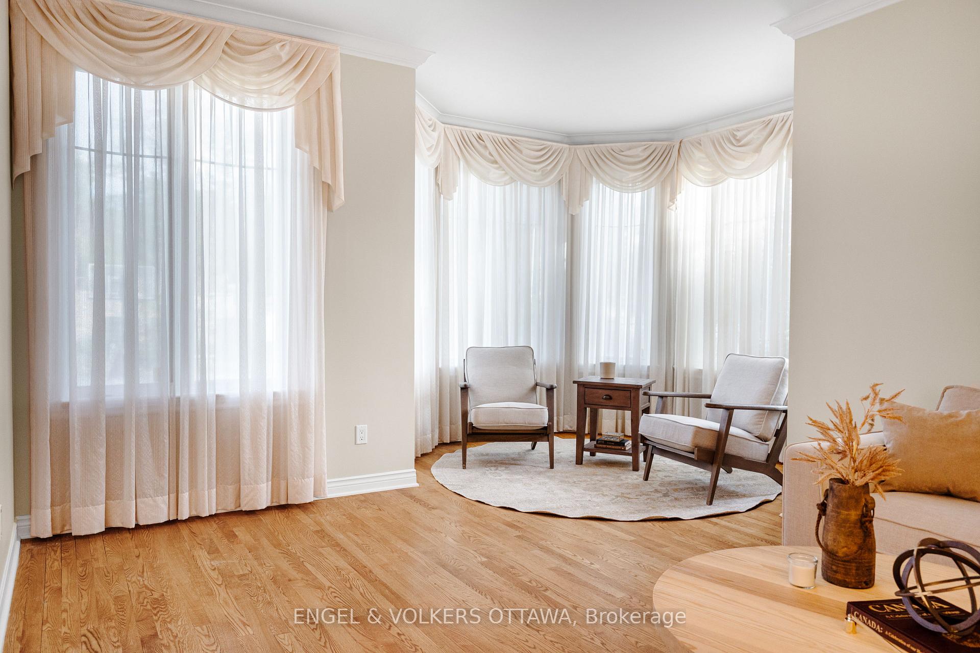 Photo 6 of 5 Cassone Court, Ottawa, Pineglen — HOMEH