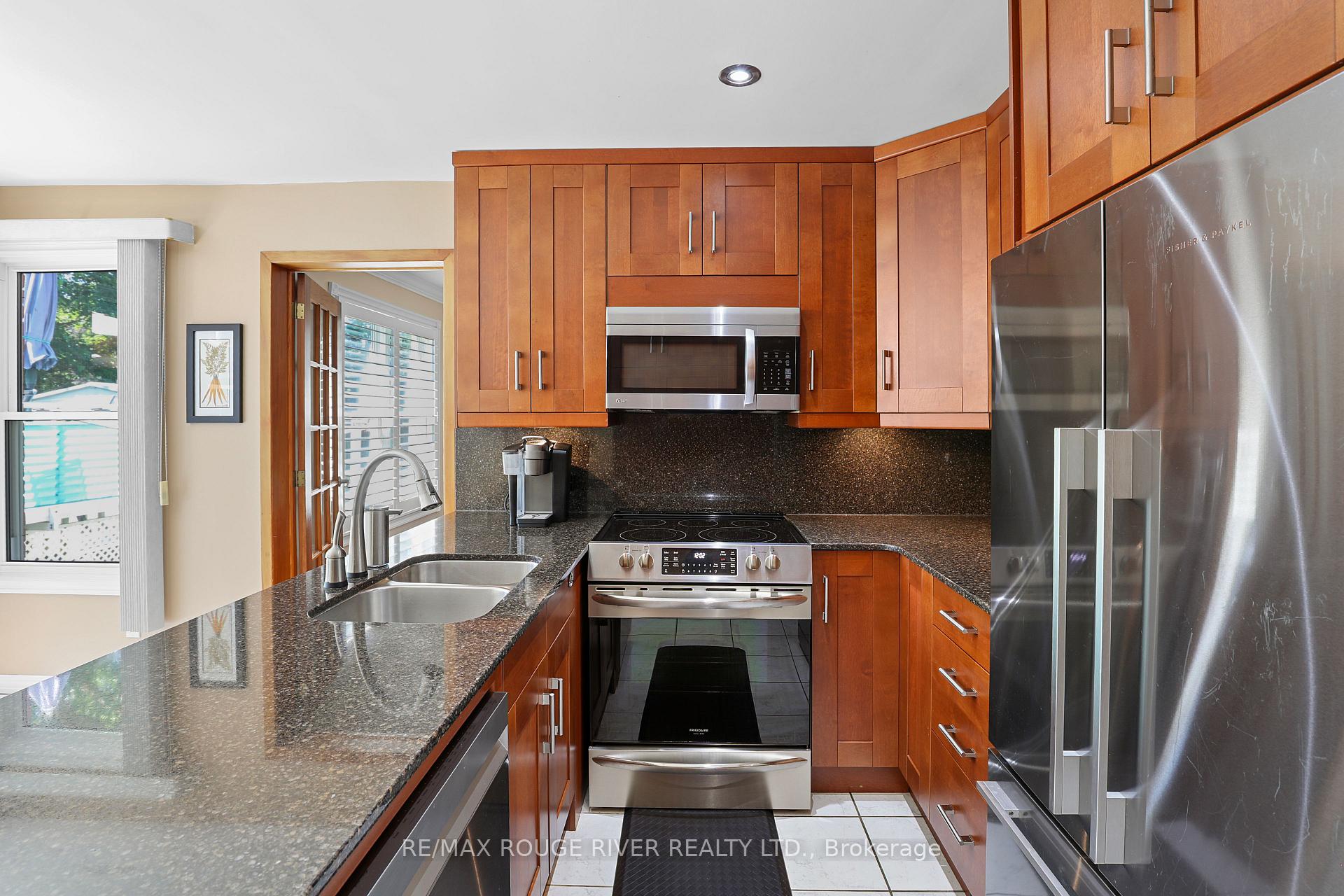 Photo 4 of 11 Canmore Boulevard, Scarborough, Highland Creek — HOMEH