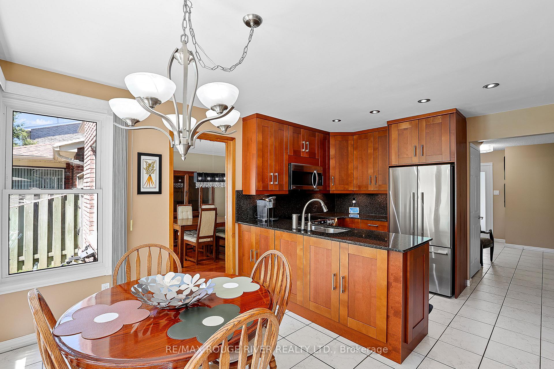 Photo 5 of 11 Canmore Boulevard, Scarborough, Highland Creek — HOMEH