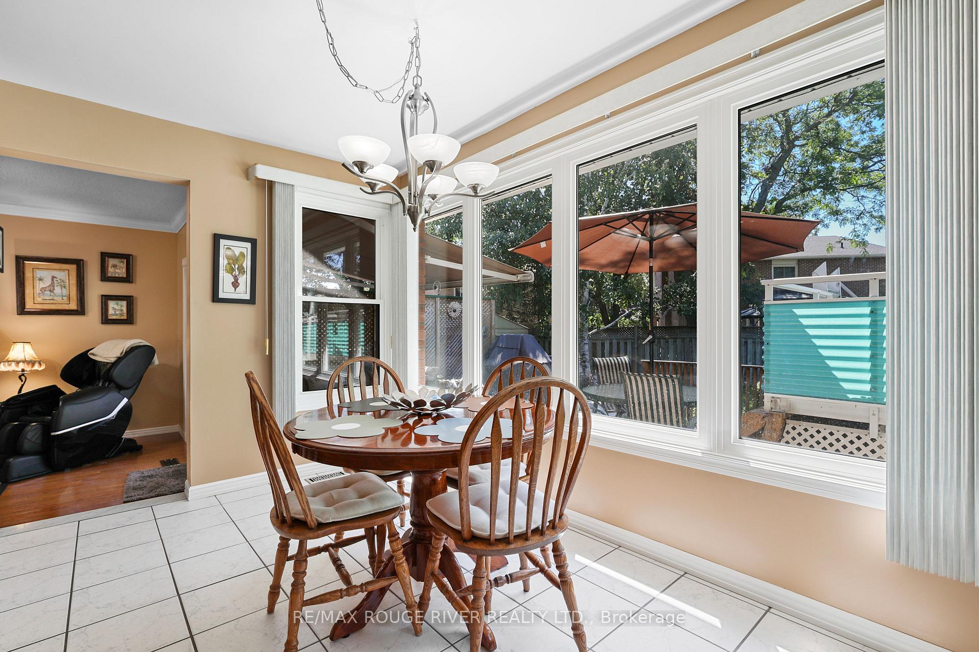 Photo 8 of 11 Canmore Boulevard, Scarborough, Highland Creek — HOMEH