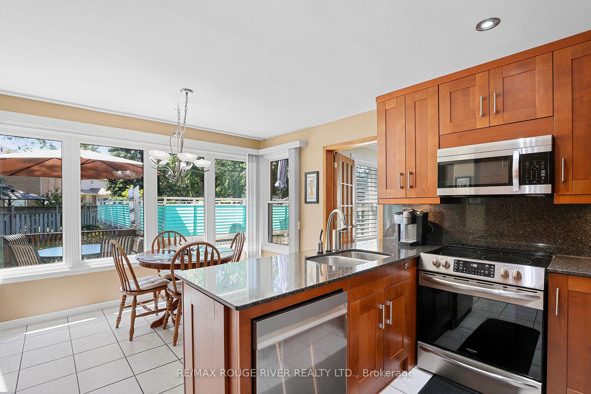 Photo 10 of 11 Canmore Boulevard, Scarborough, Highland Creek — HOMEH