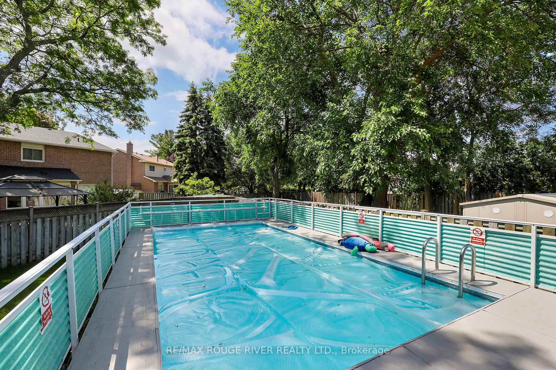 Photo 39 of 11 Canmore Boulevard, Scarborough, Highland Creek — HOMEH