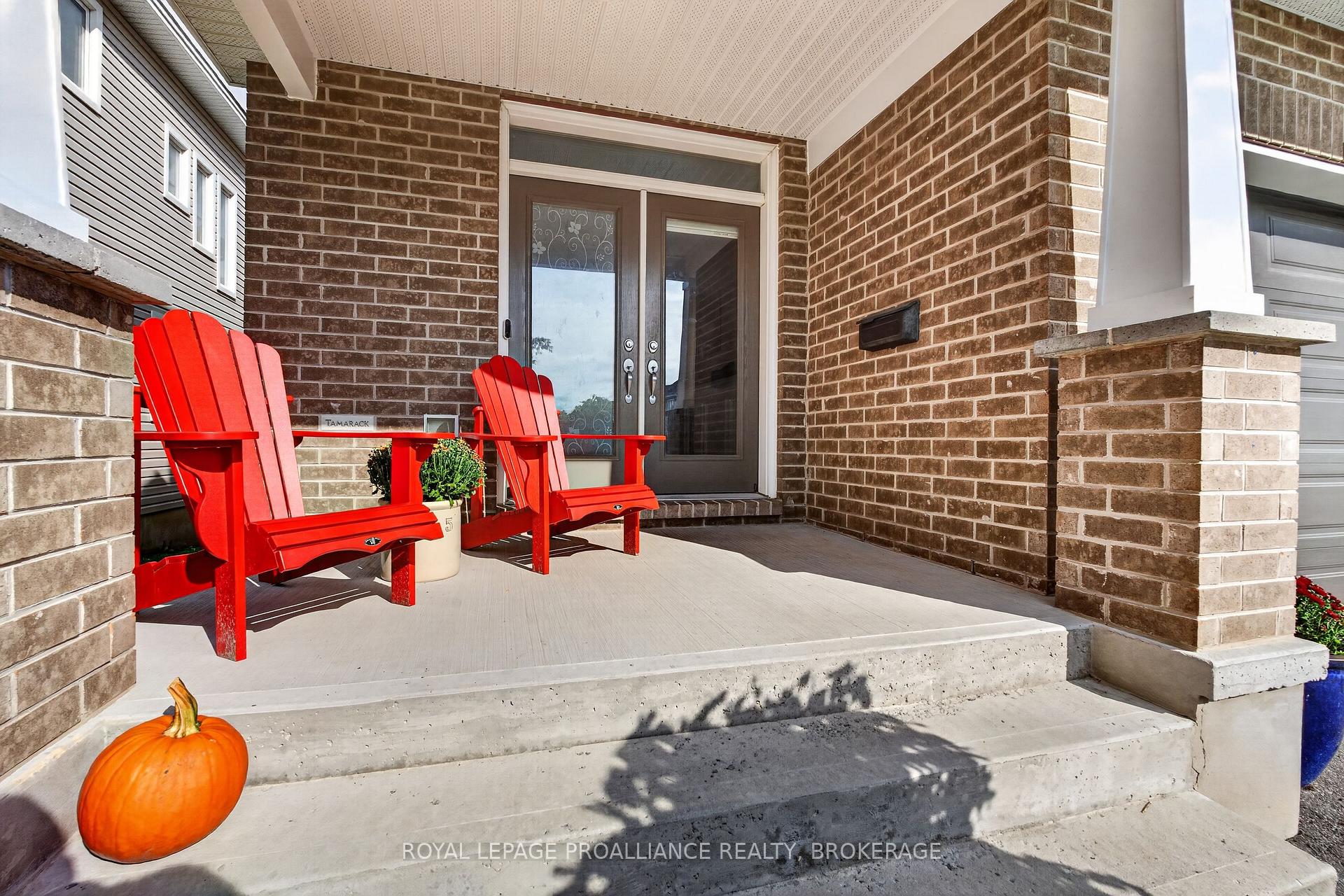 Photo 3 of 1118 Escala Crescent, Kingston, City Northwest — HOMEH