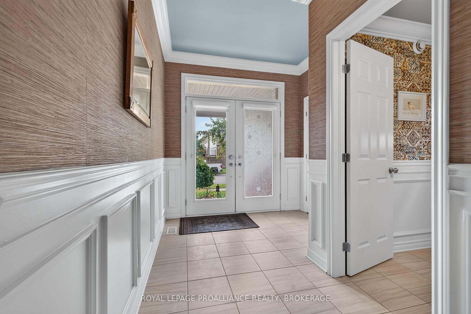 Photo 4 of 1118 Escala Crescent, Kingston, City Northwest — HOMEH