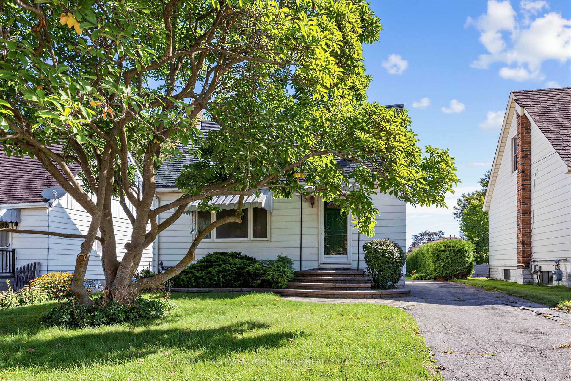 Photo 1 of 441 Ritson Road N, Oshawa, O'Neill — HOMEH