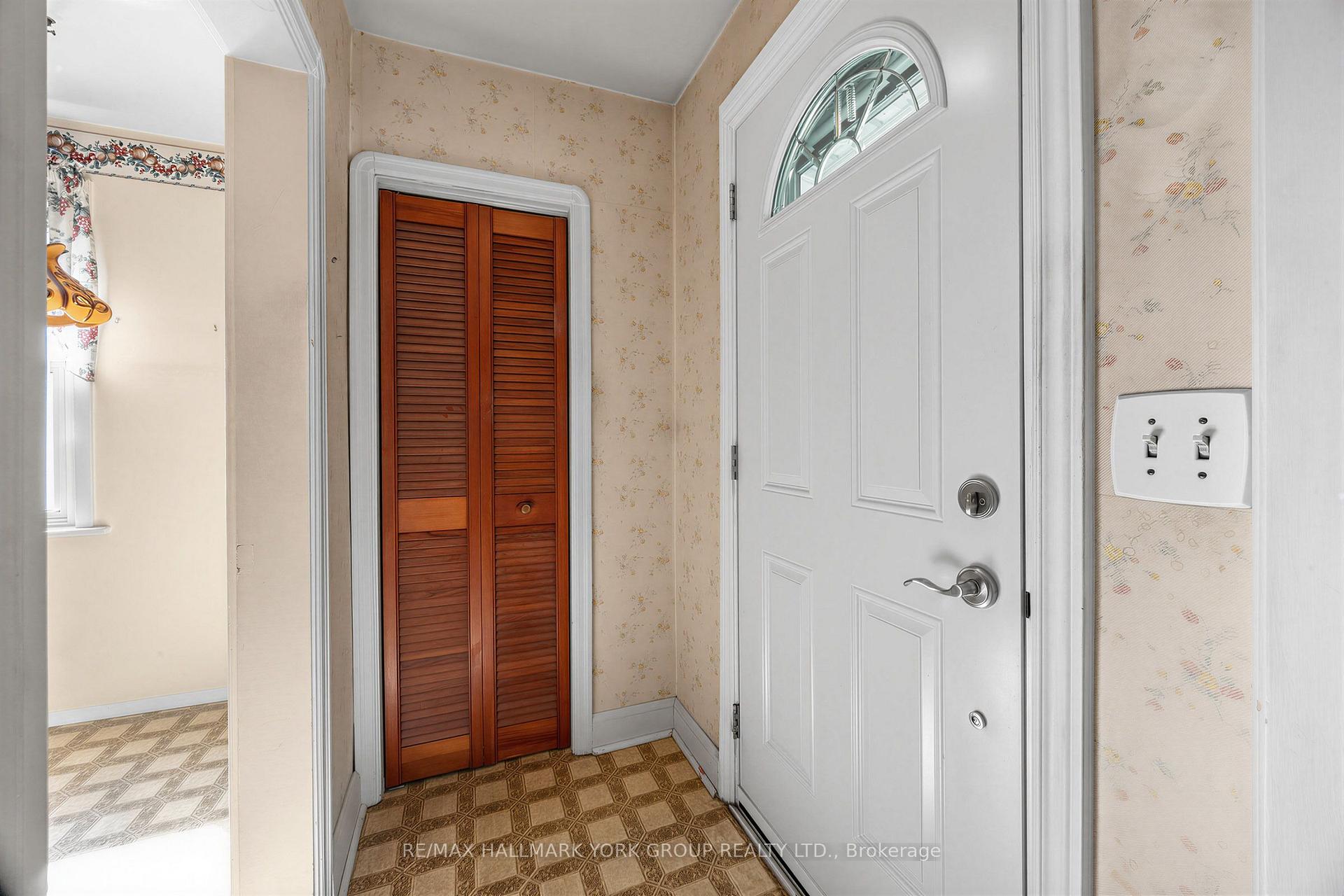 Photo 4 of 441 Ritson Road N, Oshawa, O'Neill — HOMEH