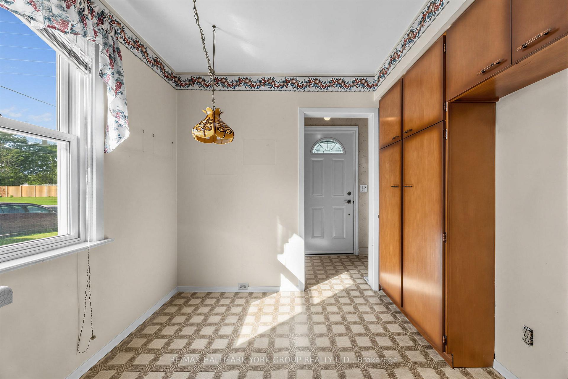 Photo 10 of 441 Ritson Road N, Oshawa, O'Neill — HOMEH