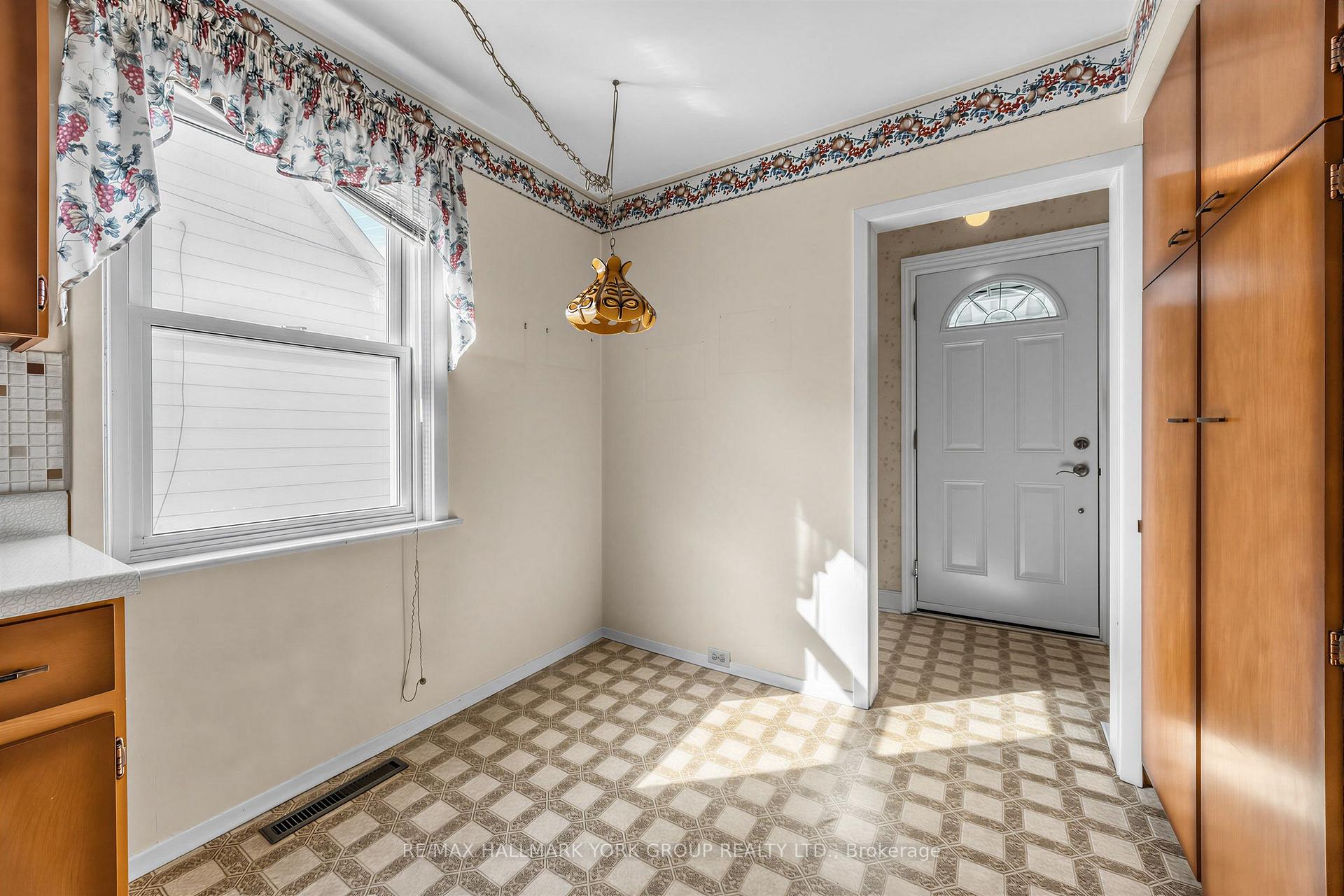 Photo 11 of 441 Ritson Road N, Oshawa, O'Neill — HOMEH