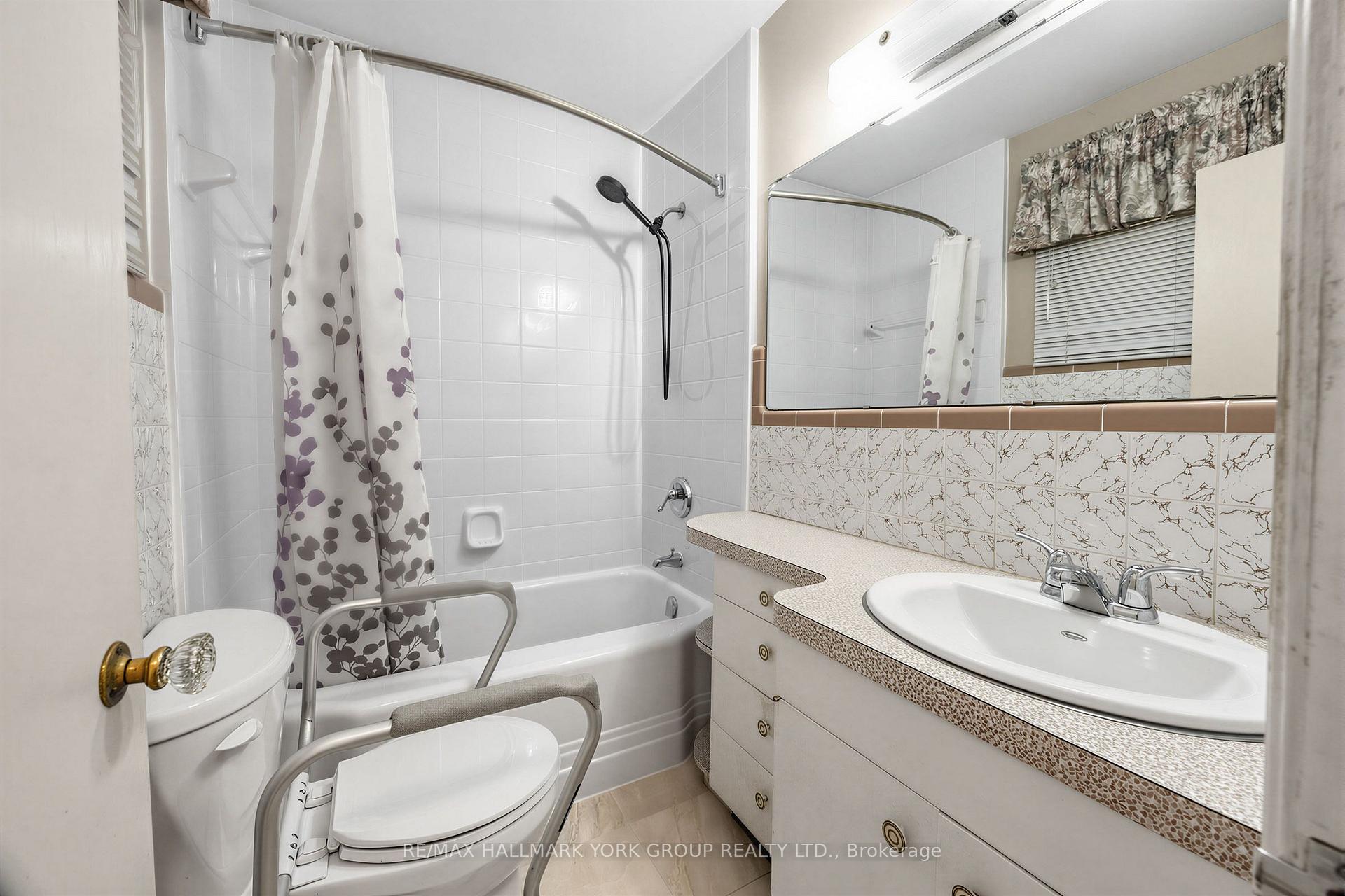 Photo 17 of 441 Ritson Road N, Oshawa, O'Neill — HOMEH