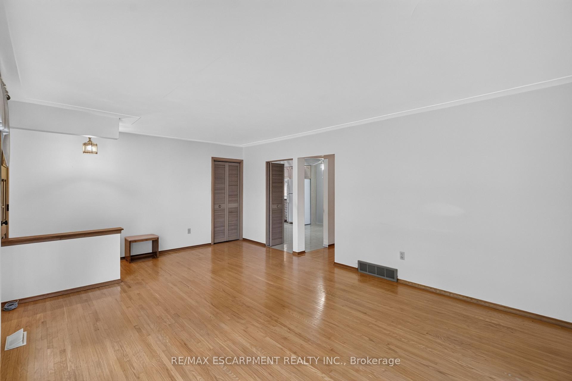 Photo 13 of 80 Sarasota Avenue, Hamilton, Rolston — HOMEH