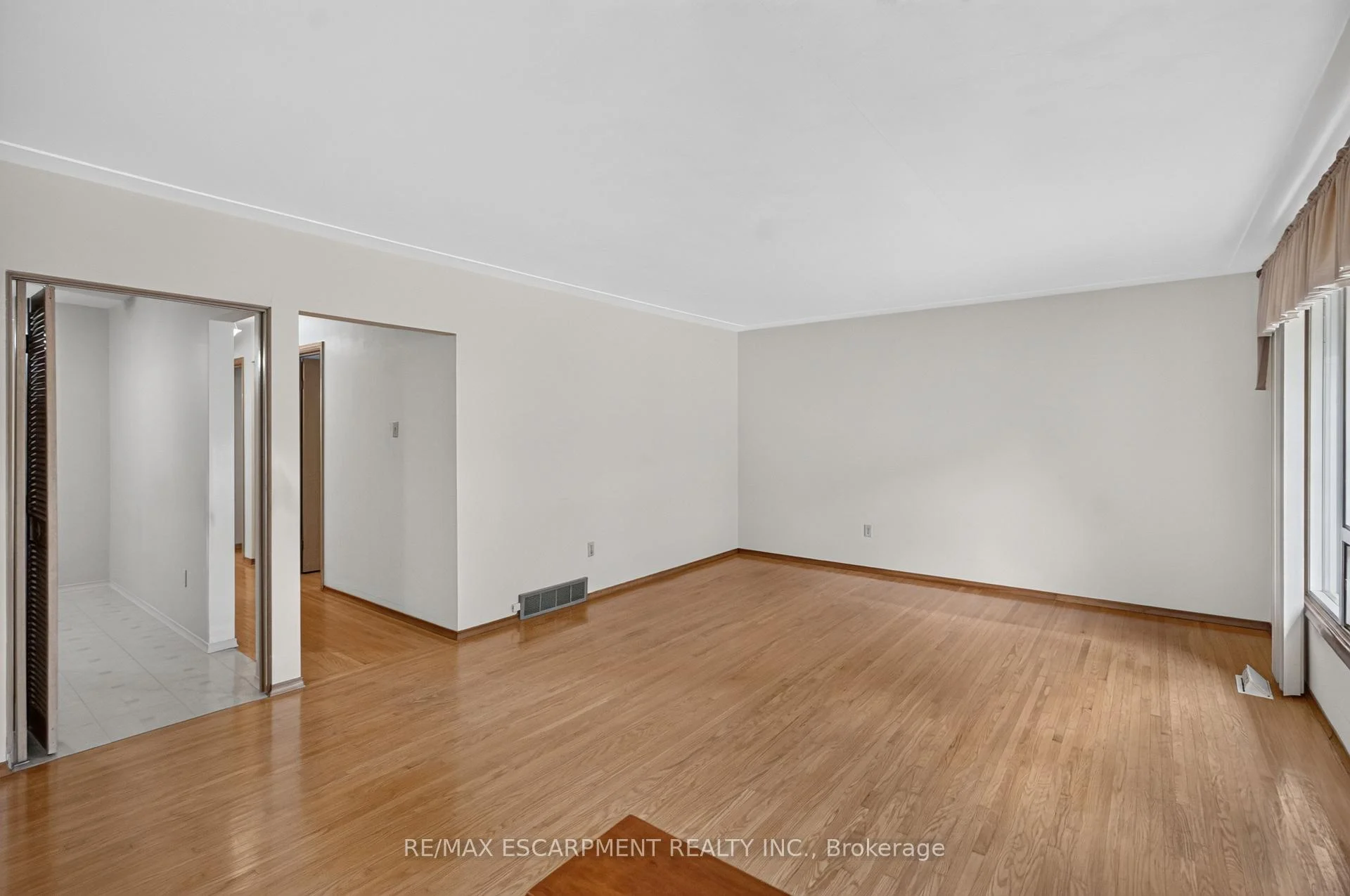 Photo 11 of 80 Sarasota Avenue, Hamilton, Rolston — HOMEH