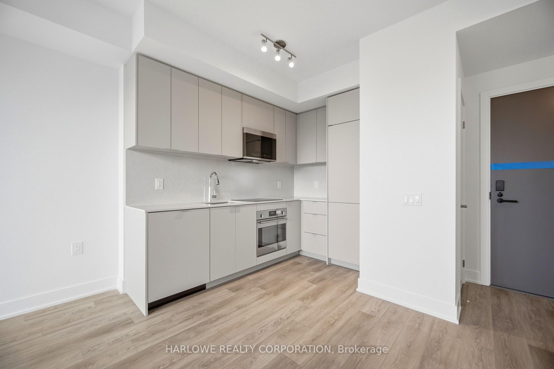 Front of Unit 511, 2088 James Street