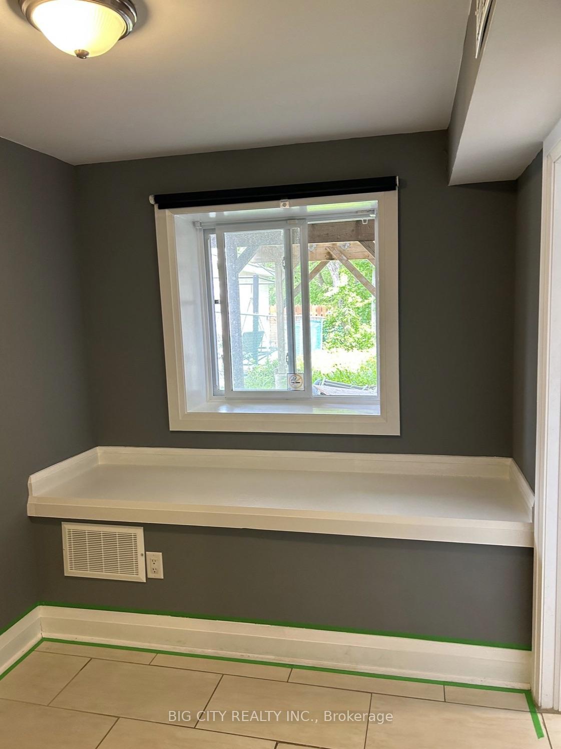 Photo 7 of Unit Lower, 107 Brookhaven Drive, North York, Brookhaven-Amesbury — HOMEH