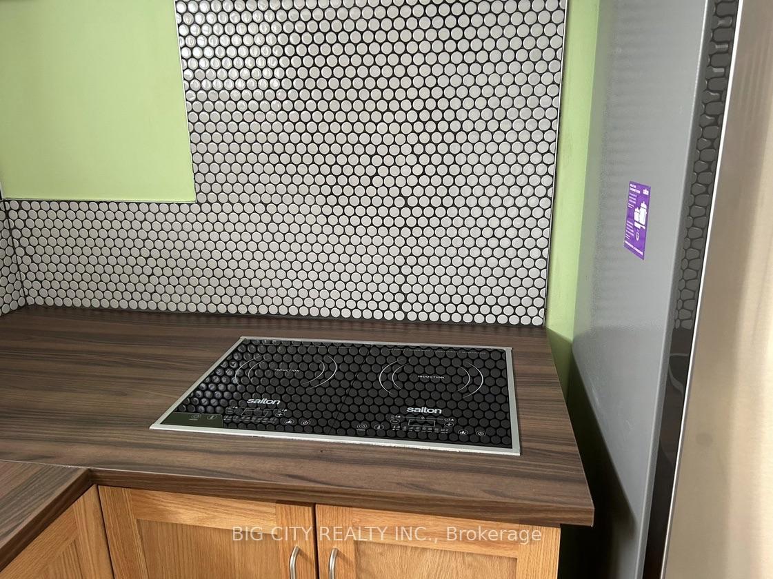 Photo 17 of Unit Lower, 107 Brookhaven Drive, North York, Brookhaven-Amesbury — HOMEH