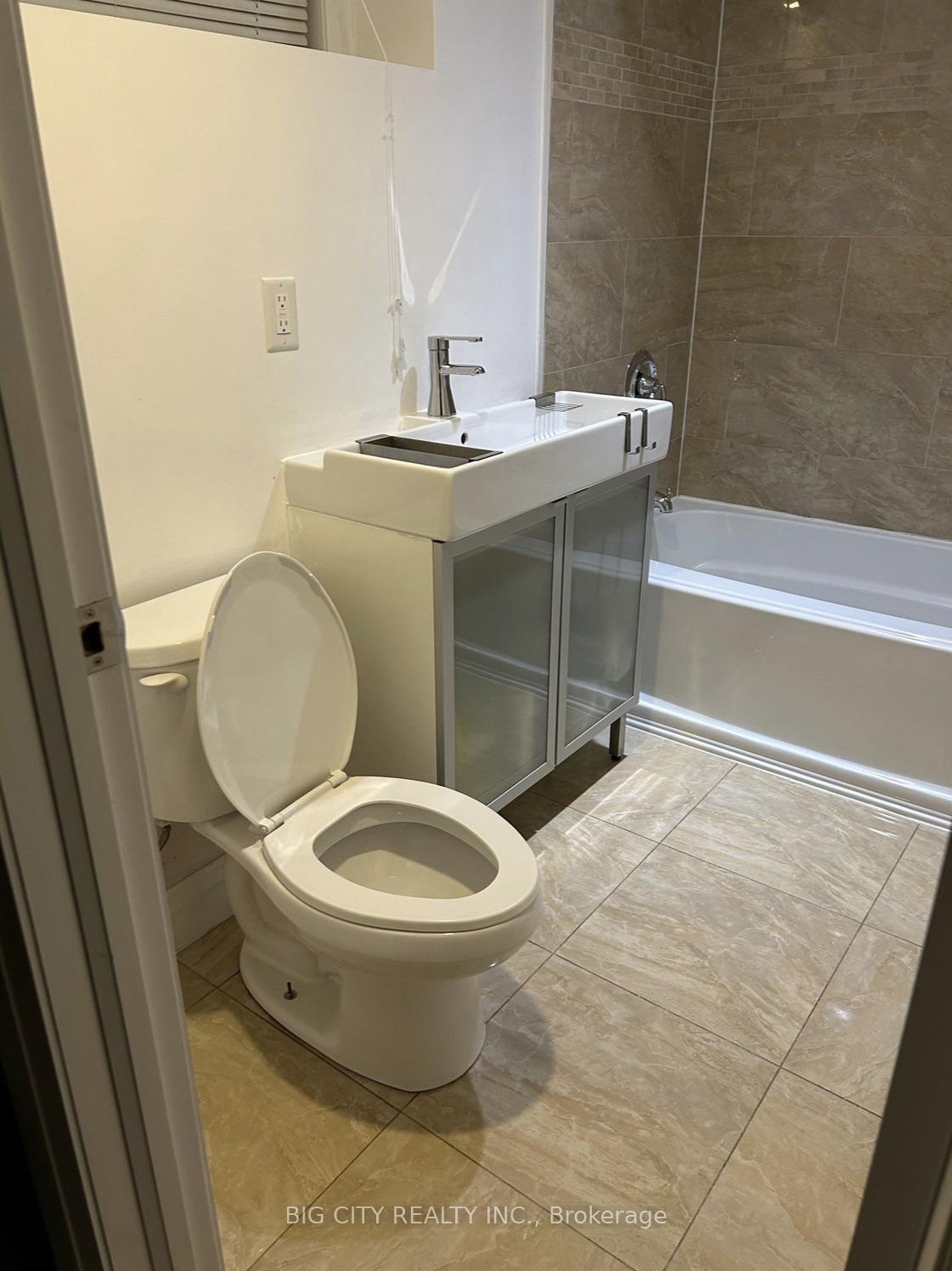 Photo 22 of Unit Lower, 107 Brookhaven Drive, North York, Brookhaven-Amesbury — HOMEH