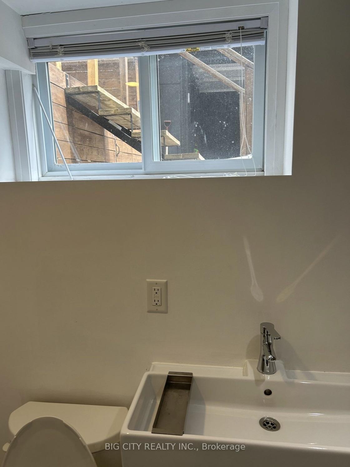 Photo 24 of Unit Lower, 107 Brookhaven Drive, North York, Brookhaven-Amesbury — HOMEH