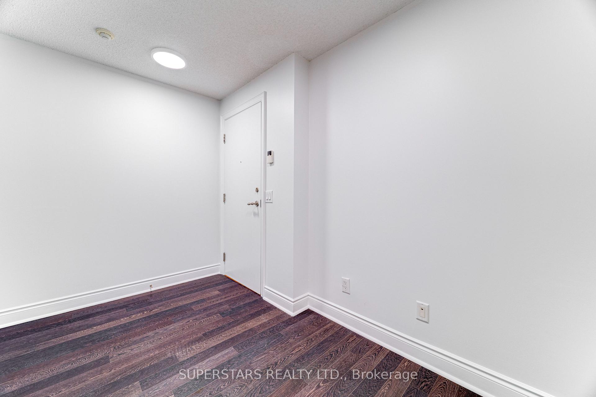 Photo 11 of Unit 524, 25 Greenview Avenue, North York, Newtonbrook West — HOMEH