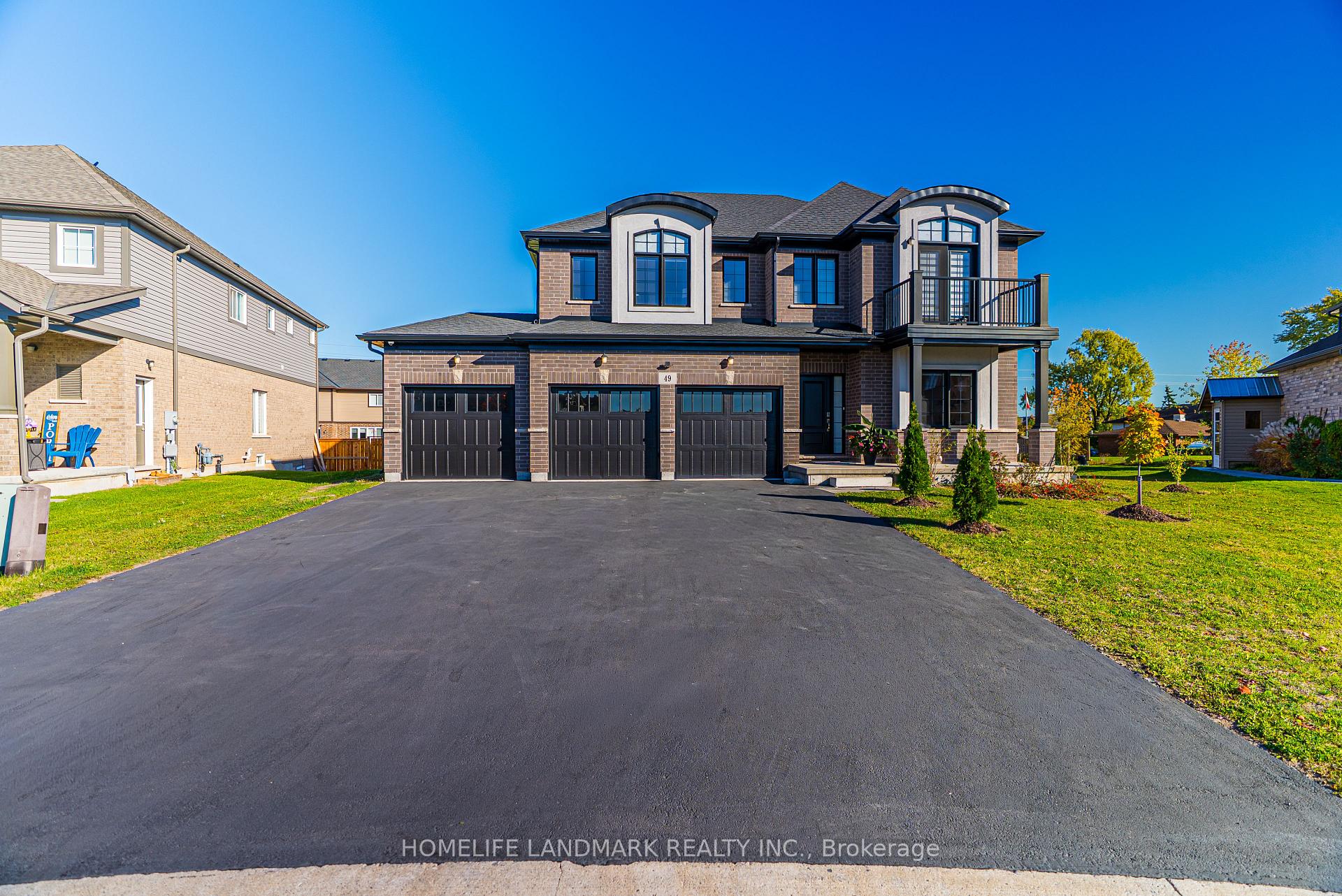 Photo 2 of 49 Monarch Street, Welland, Coyle Creek — HOMEH