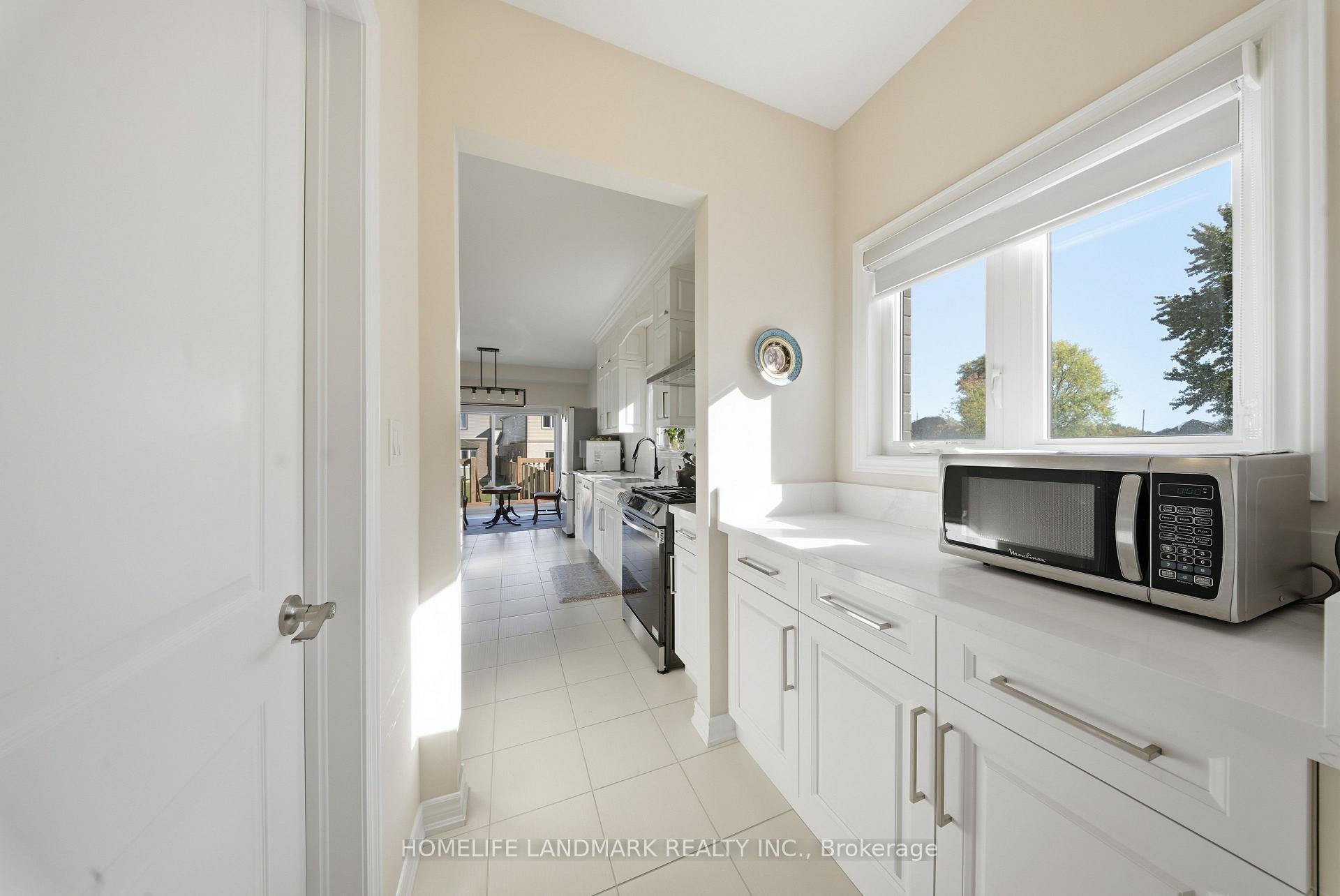Photo 5 of 49 Monarch Street, Welland, Coyle Creek — HOMEH