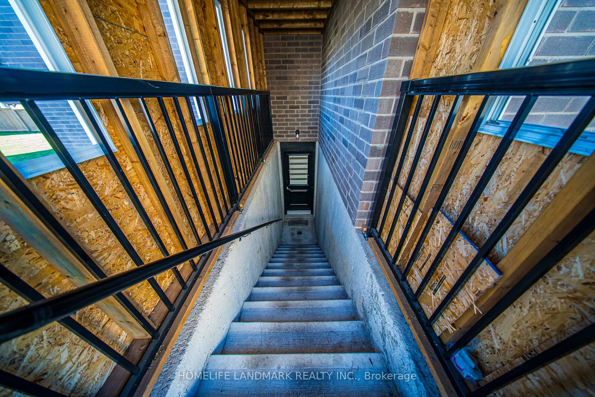 Photo 34 of 49 Monarch Street, Welland, Coyle Creek — HOMEH