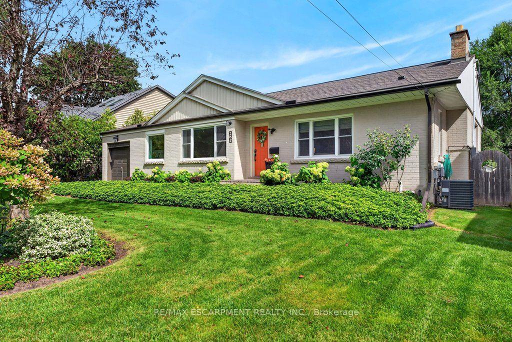 Photo 2 of 825 King Road, Burlington, LaSalle — HOMEH
