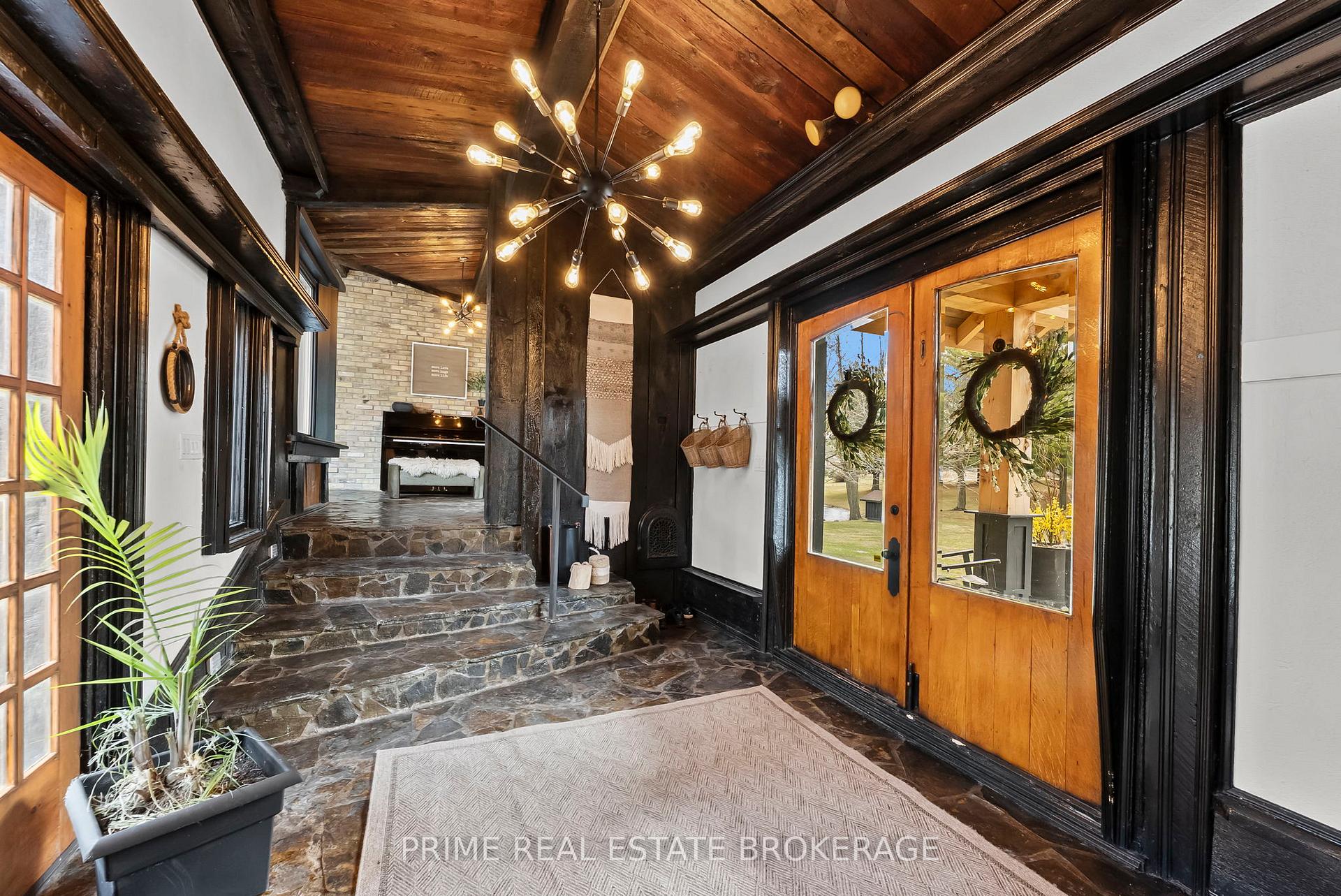 Photo 7 of 10096 Charlton Drive, Middlesex Centre, Rural Middlesex Centre — HOMEH