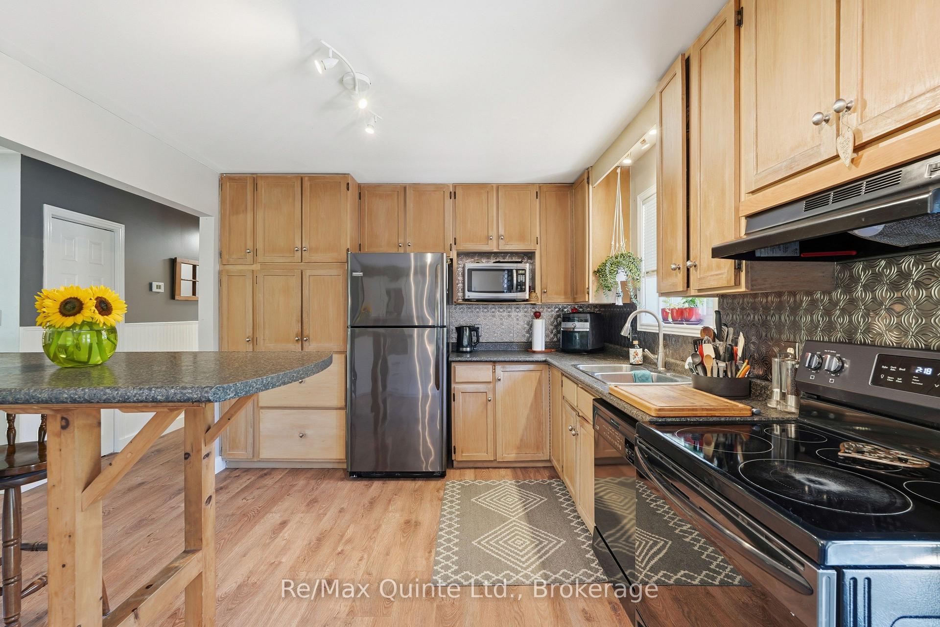 Photo 11 of 50 County Road 18, Prince Edward County, Athol Ward — HOMEH