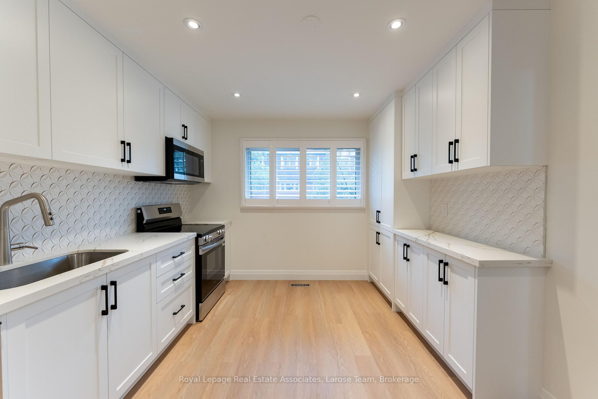 Photo 4 of 58 Silver Shadow Path, Etobicoke, Markland Wood — HOMEH