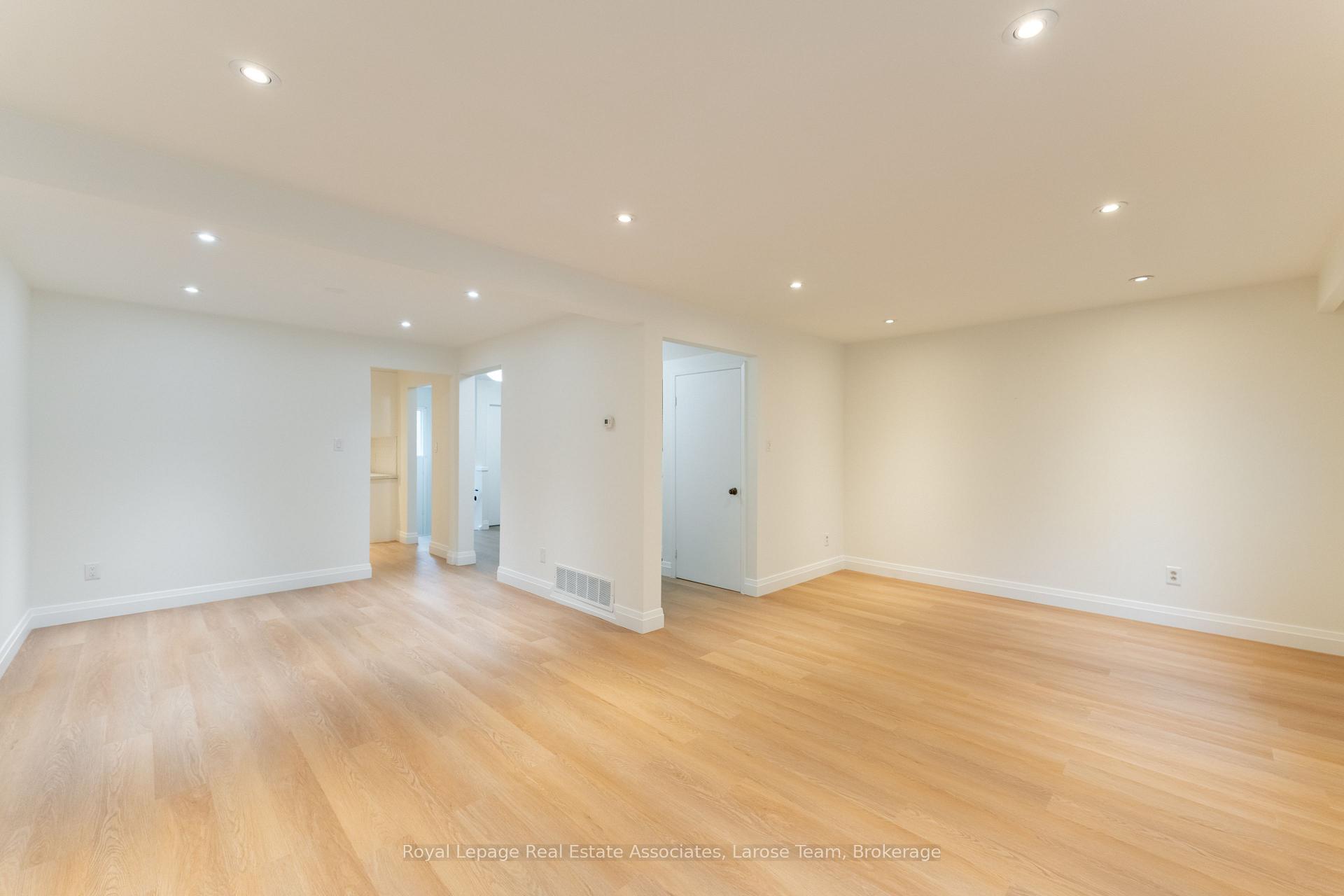 Photo 8 of 58 Silver Shadow Path, Etobicoke, Markland Wood — HOMEH