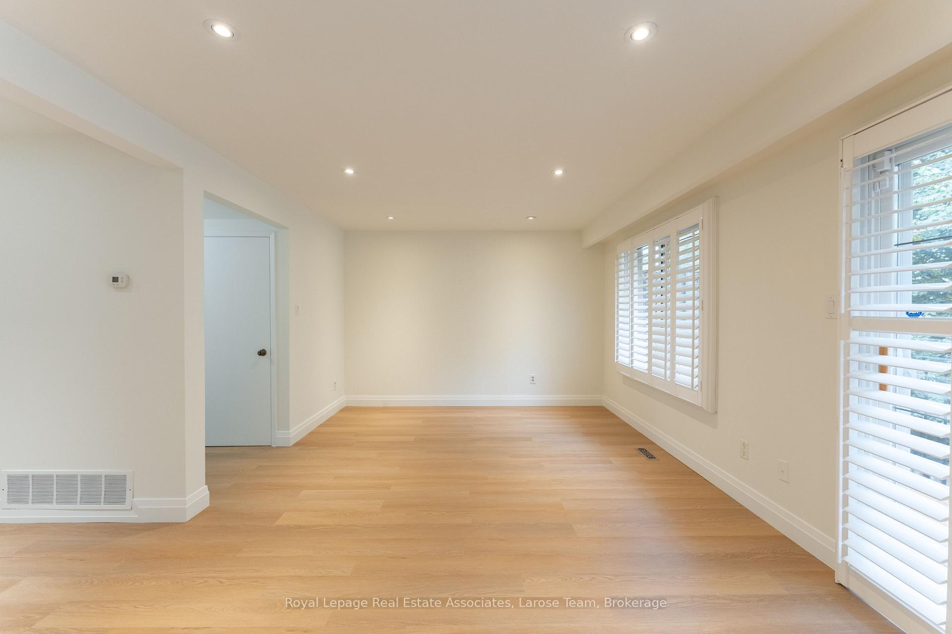 Photo 15 of 58 Silver Shadow Path, Etobicoke, Markland Wood — HOMEH