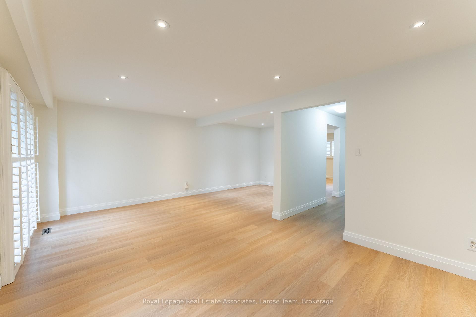 Photo 16 of 58 Silver Shadow Path, Etobicoke, Markland Wood — HOMEH