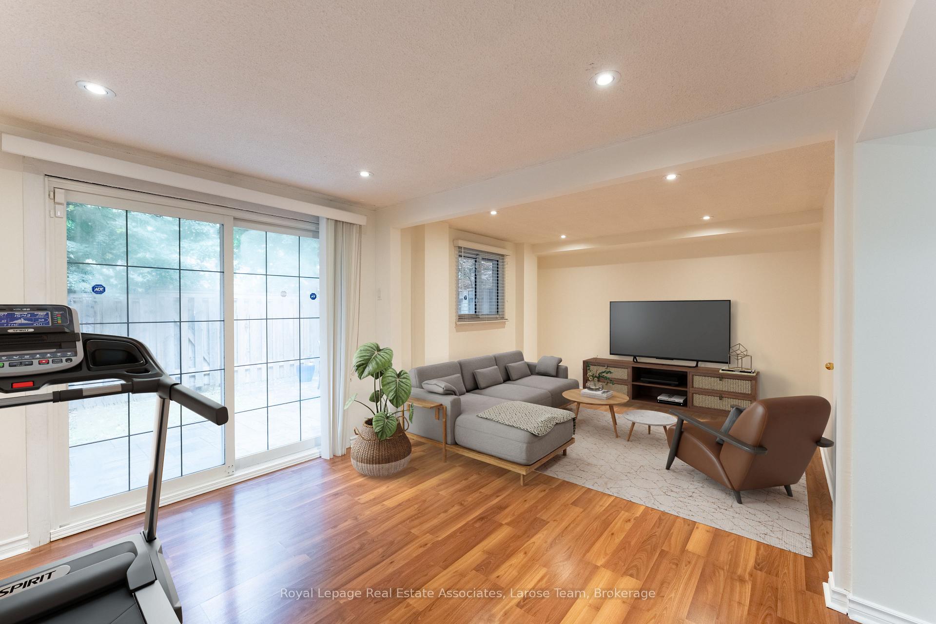 Photo 37 of 58 Silver Shadow Path, Etobicoke, Markland Wood — HOMEH